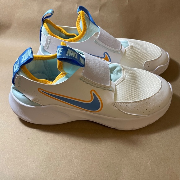 Brand New Nike Flex Runner 3 GS Sundial University Blue Youth 4.5 - Picture 4 of 6